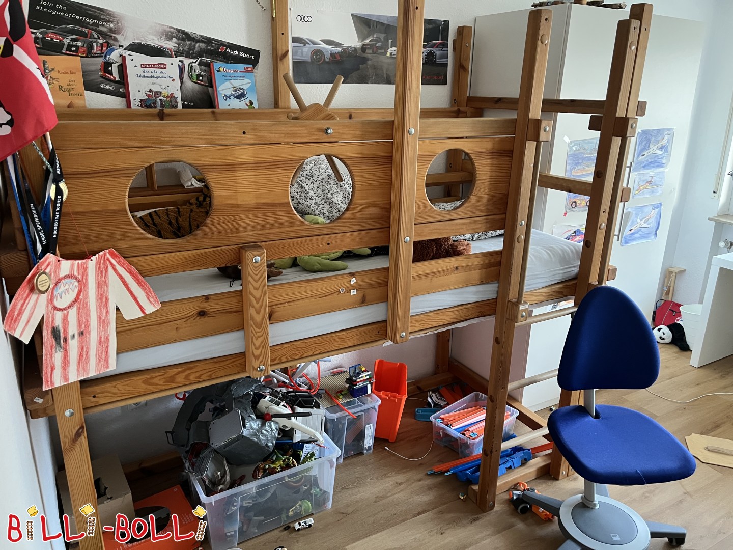 Ad 7098: Loft bed that grows with the child with pirate decoration + offset bed at the side Loft bed that grows with the child with pirate decoration + offset bed at the side (Category: Loft Bed Adjustable by Age pre-owned)