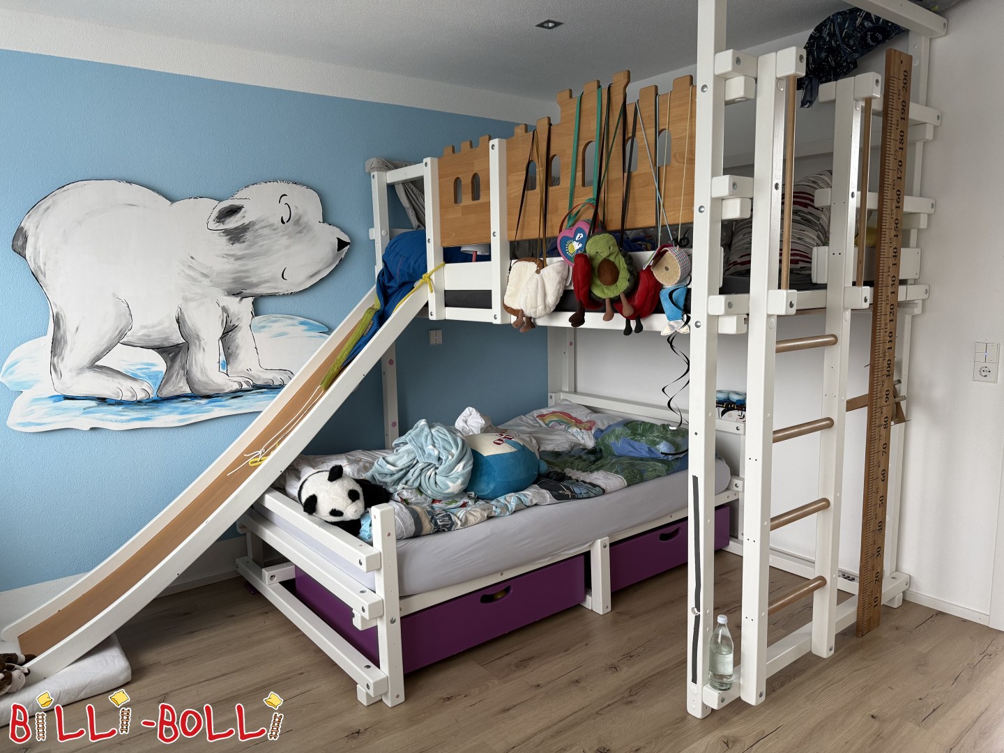 Ad 7091: Loft bed that grows with the child with slide and extra bed and knight's castle Loft bed that grows with the child with slide and extra bed and knight's castle (Category: Loft Bed Adjustable by Age pre-owned)